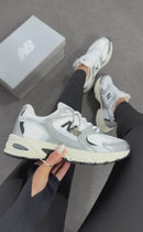 New Balance 530 - Branco/Prata