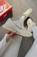 Nike Journey Run - Off/Caqui
