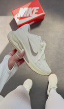 Nike Journey Run - Off/Caqui