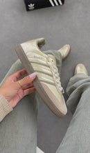 Adidas Samba OG - Dourado/Off