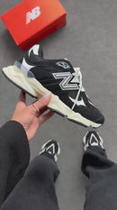 New Balance 9060 - Preto/Preto/Off