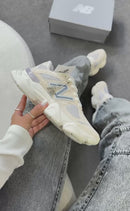 New Balance 9060 - Off/Cinza