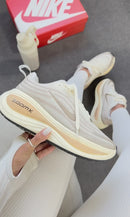 Nike Vomero Plus - Off/White/Bege