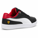 Puma Ferrari – Red Black White — vista traseira em diagonal