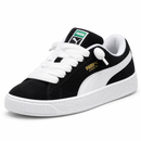 Puma Suede – Black White — vista frontal em diagonal
