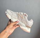 New balance 9060 -  cinza/bege/rosado