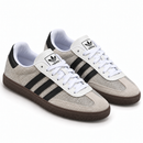 Adidas Samba OG Couro com Brilho — par em três quartos