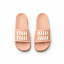 Chinelo Slid Miu Miu confort — foto em estúdio 09