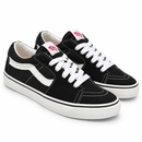 Vans KNU old - Black — par em três-quartos em fundo branco