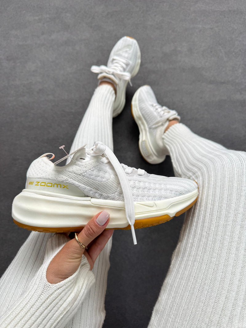 Nike Zoom X Invincible run 3 - Bege/ouro