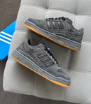 Adidas Fórum low camurça