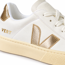 Vert Lace Up – Off White/Gold — foto de estúdio 5